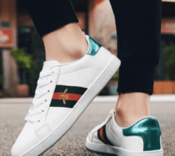 White Leather Gucci Ace Sneaker bee With Green color