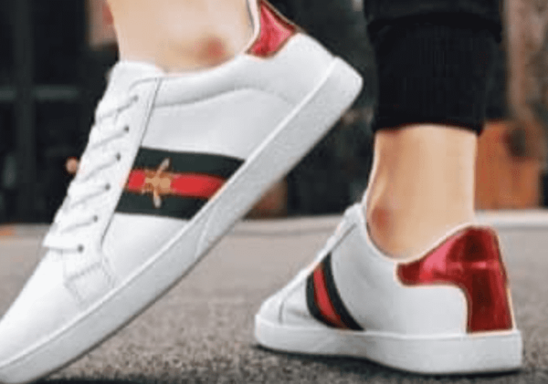 White Leather Gucci Ace bee Sneaker With Red color